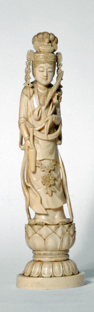 A JAPANESE ONE PIECE IVORY OKIMONO Image
