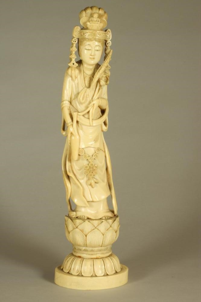 A JAPANESE ONE PIECE IVORY OKIMONO Image