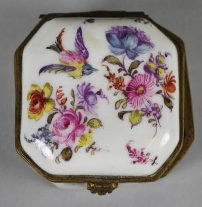A FRENCH FAIENCE TABLE SNUFF BOX Image