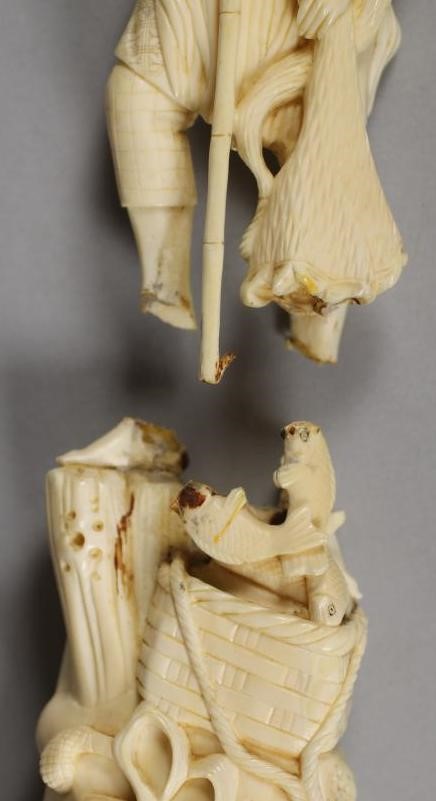A JAPANESE ONE PIECE IVORY OKIMONO Image