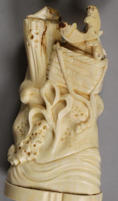 A JAPANESE ONE PIECE IVORY OKIMONO Image