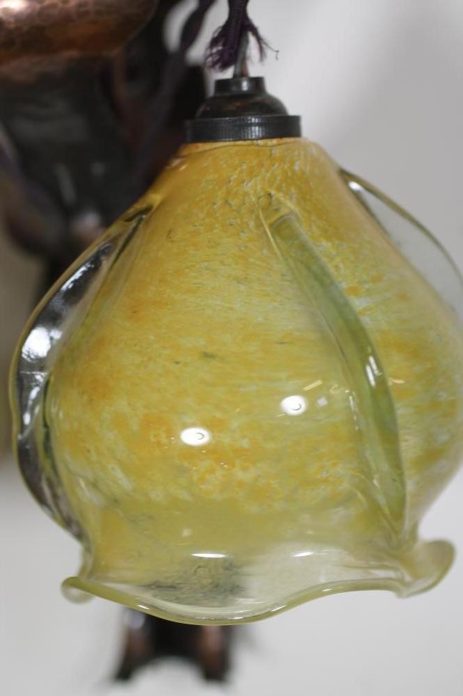 A GENTLEMAN'S EDWARDIAN MALACCA WALKING STICK Image