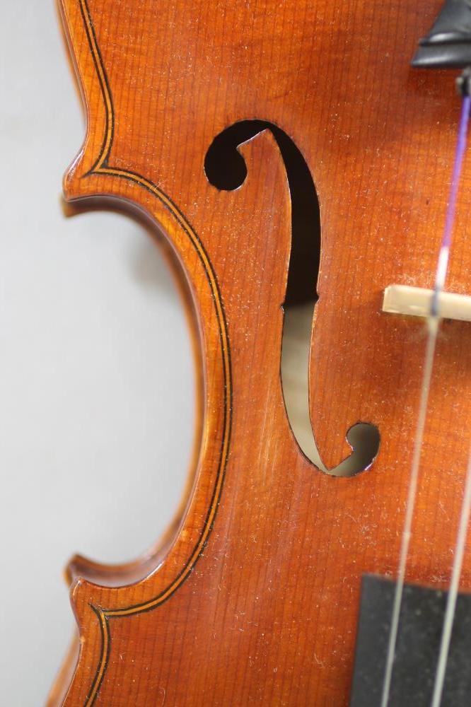 AN ENGLISH VIOLIN Image