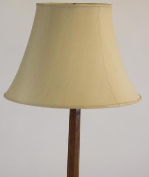 A MALCOLM PIPES OAK STANDARD LAMP Image