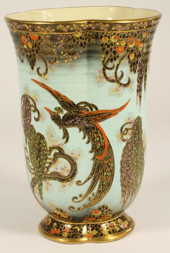 A CROWN DEVON FIELDINGS POTTERY VASE Image