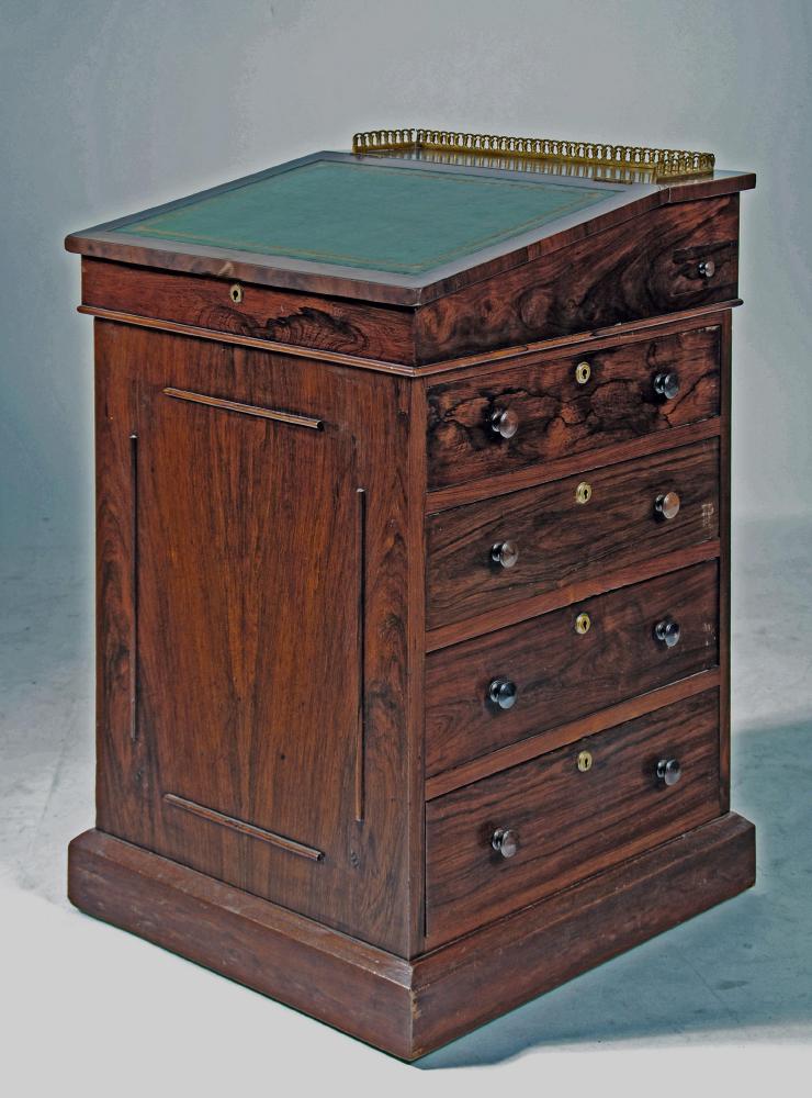 A GEORGE IV ROSEWOOD DAVENPORT Image