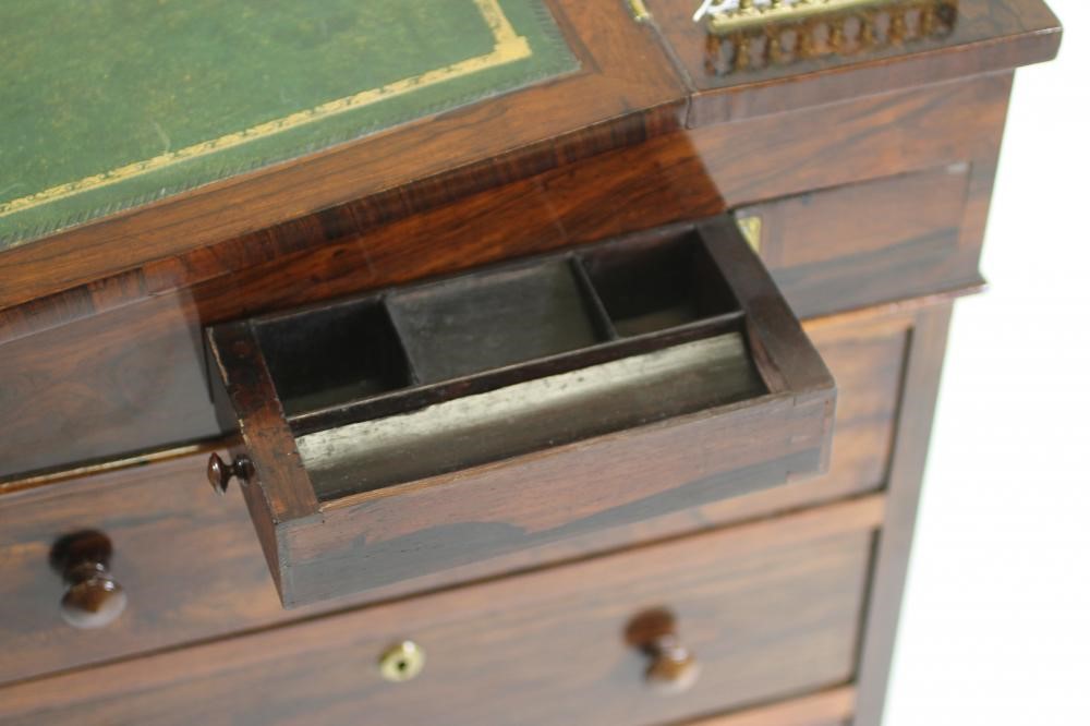 A GEORGE IV ROSEWOOD DAVENPORT Image