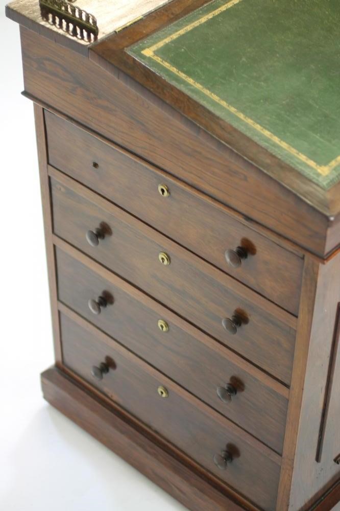 A GEORGE IV ROSEWOOD DAVENPORT Image