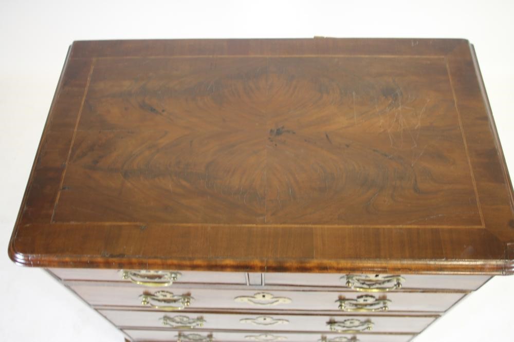 A SMALL GEORGIAN MAHOGANY CHEST Image