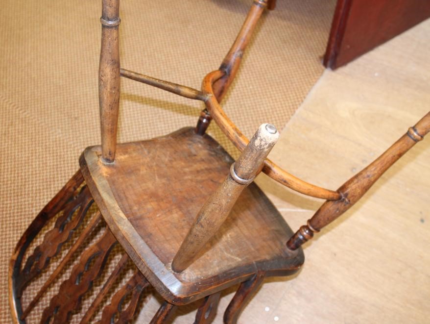 A SET OF FOUR YEW WINDSOR ARMCHAIRS Image