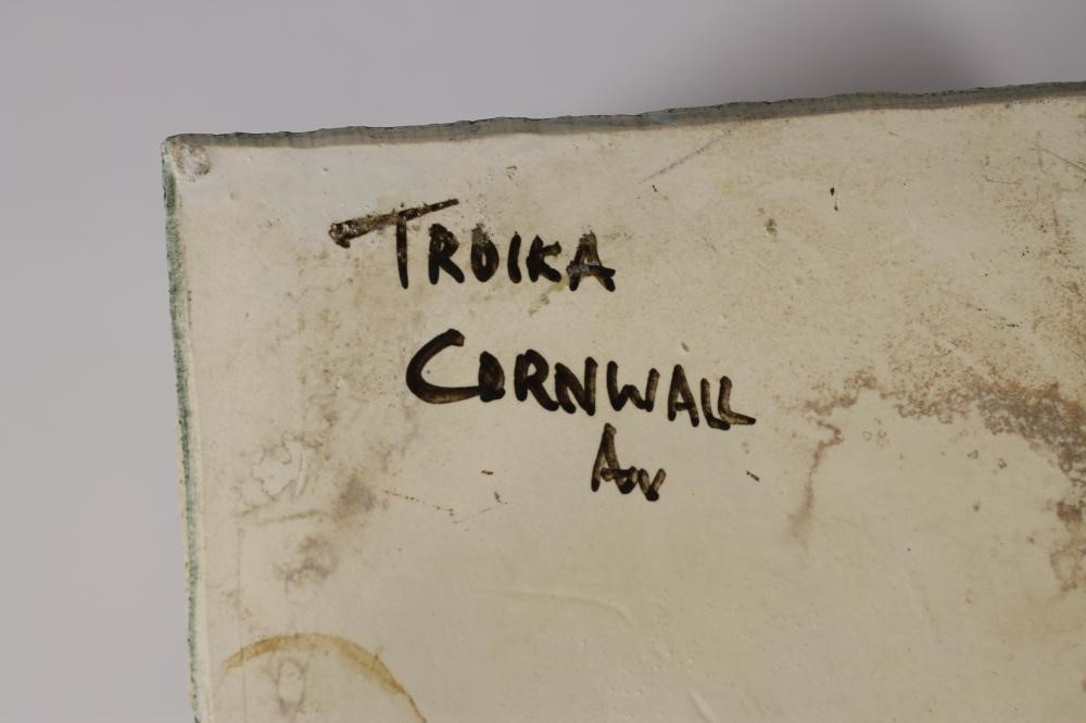 A TROIKA SQUARE VASE Image