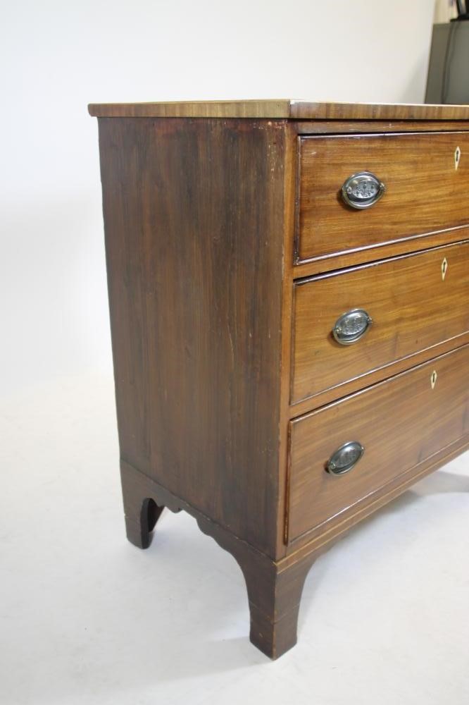 A GEORGIAN MAHOGANY CHEST Image