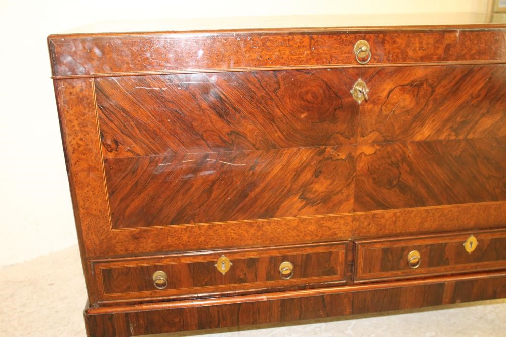 A GEORGE II OAK BLANKET CHEST ON STAND Image