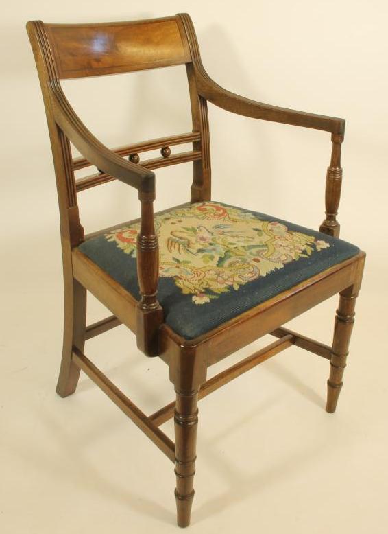 A GEORGIAN MAHOGANY ELBOW CHAIR Image