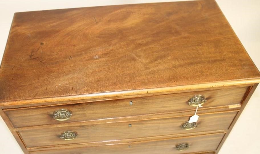 A GEORGIAN MAHOGANY CHEST Image