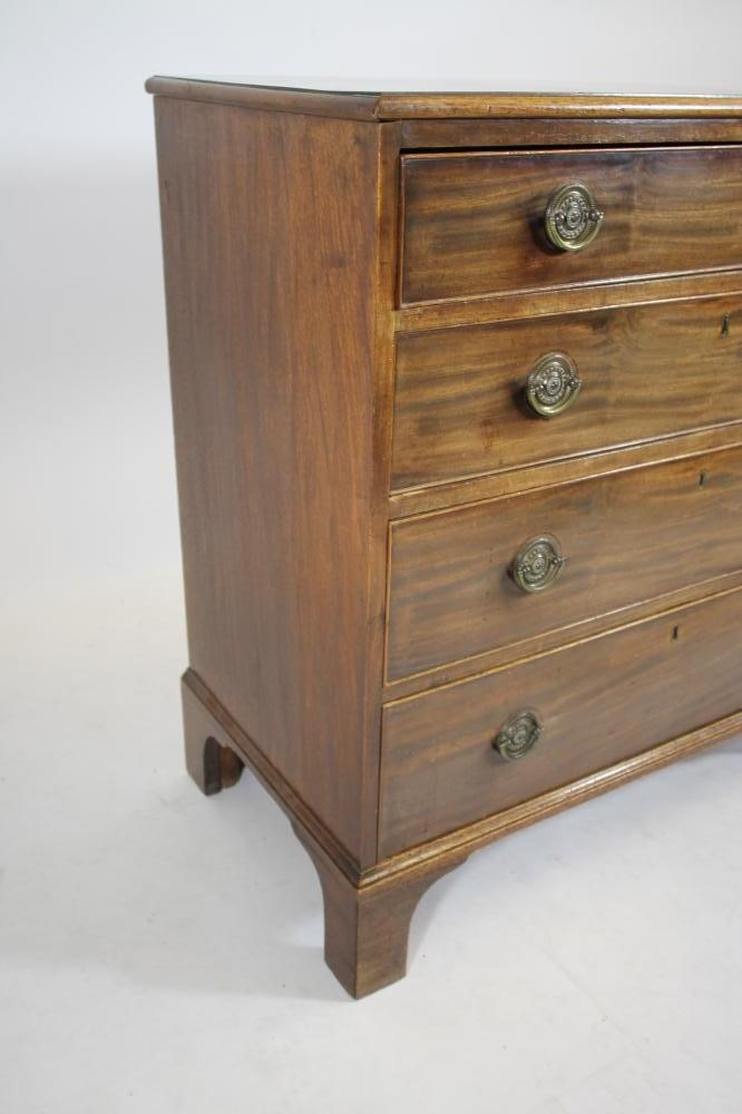 A GEORGIAN MAHOGANY CHEST Image