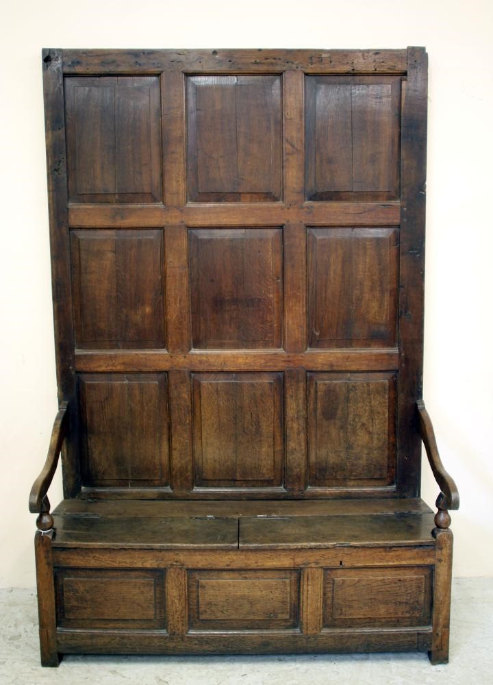 AN OAK SETTLE Image