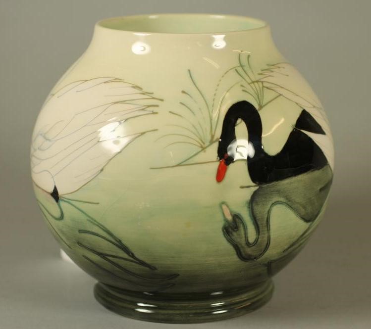 A MOORCROFT POTTERY LIMITED EDITION VASE Image