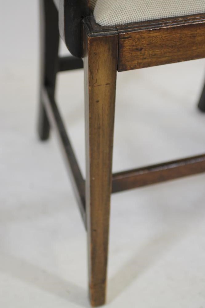 A GEORGIAN MAHOGANY ELBOW CHAIR Image