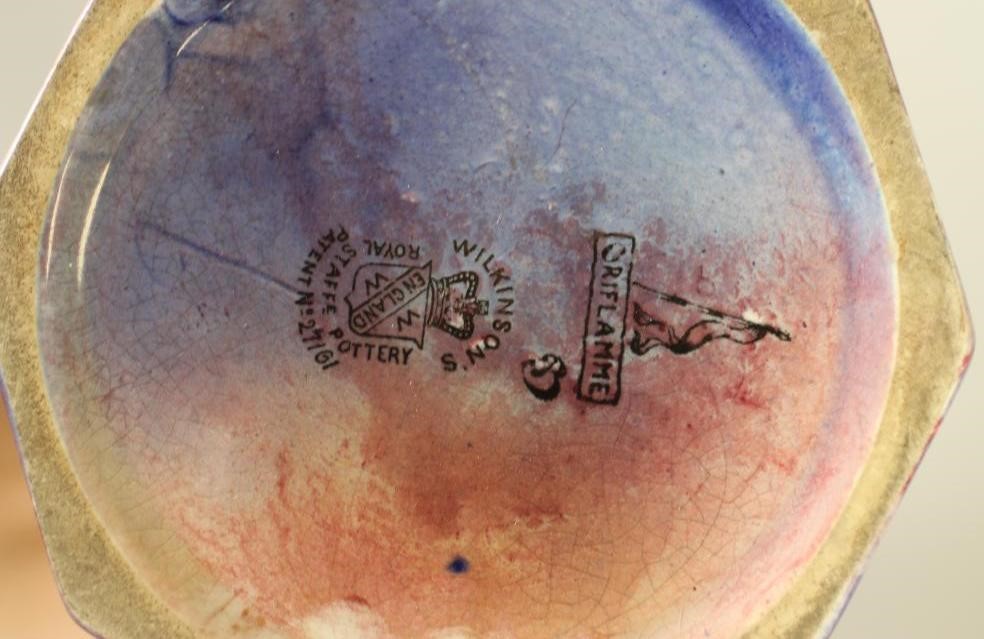 A WILKINSONS "ORIFLAMME" EARTHENWARE SLEEVE VASE Image