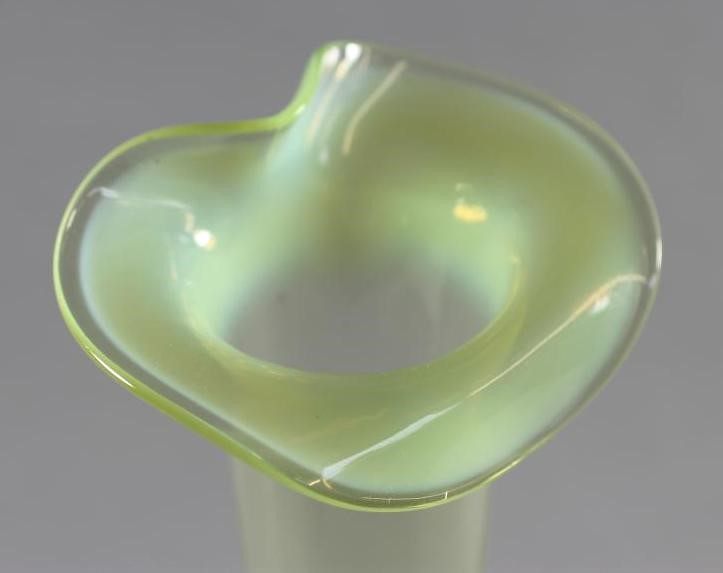 A VICTORIAN YELLOW VASELINE GLASS LILY VASE Image
