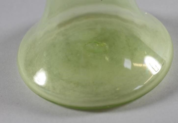 A VICTORIAN YELLOW VASELINE GLASS LILY VASE Image