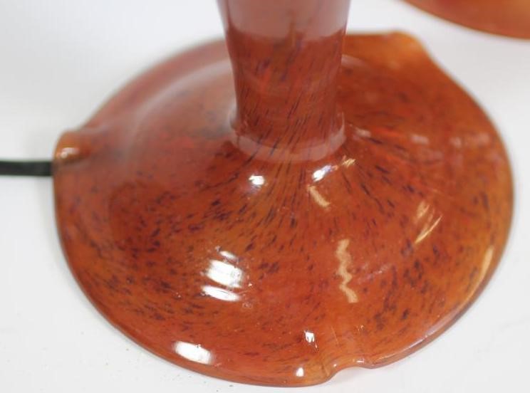 A DELATTE MOTTLED AMBER GLASS ELECTRIC TABLE LAMP BASE Image