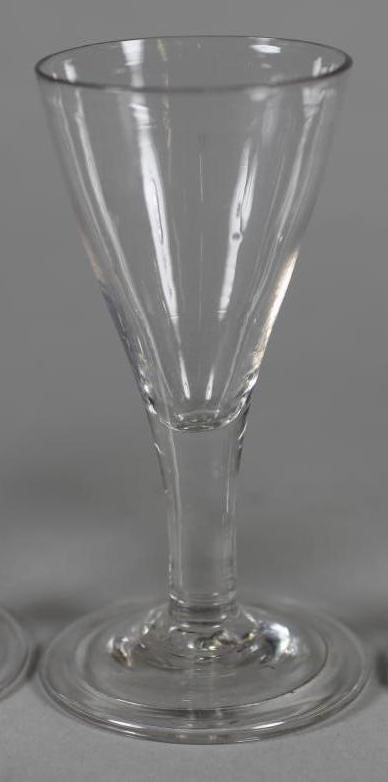 A SET OF THREE WINE GLASSES Image