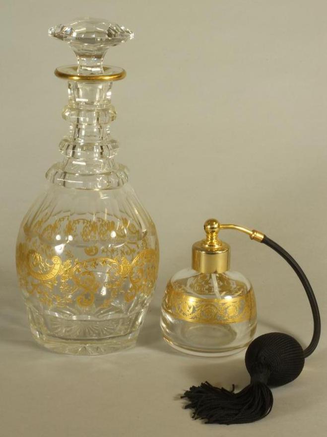 A ST LOUIS CRISTAL TRIPLE RING NECK DECANTER AND STOPPER Image