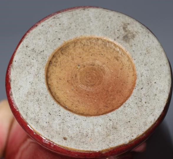 A CHINESE STONEWARE RED FLAMBE GLAZED MEIPING VASE, unmarked, 5" high (Est. plus 24% premium inc. Image