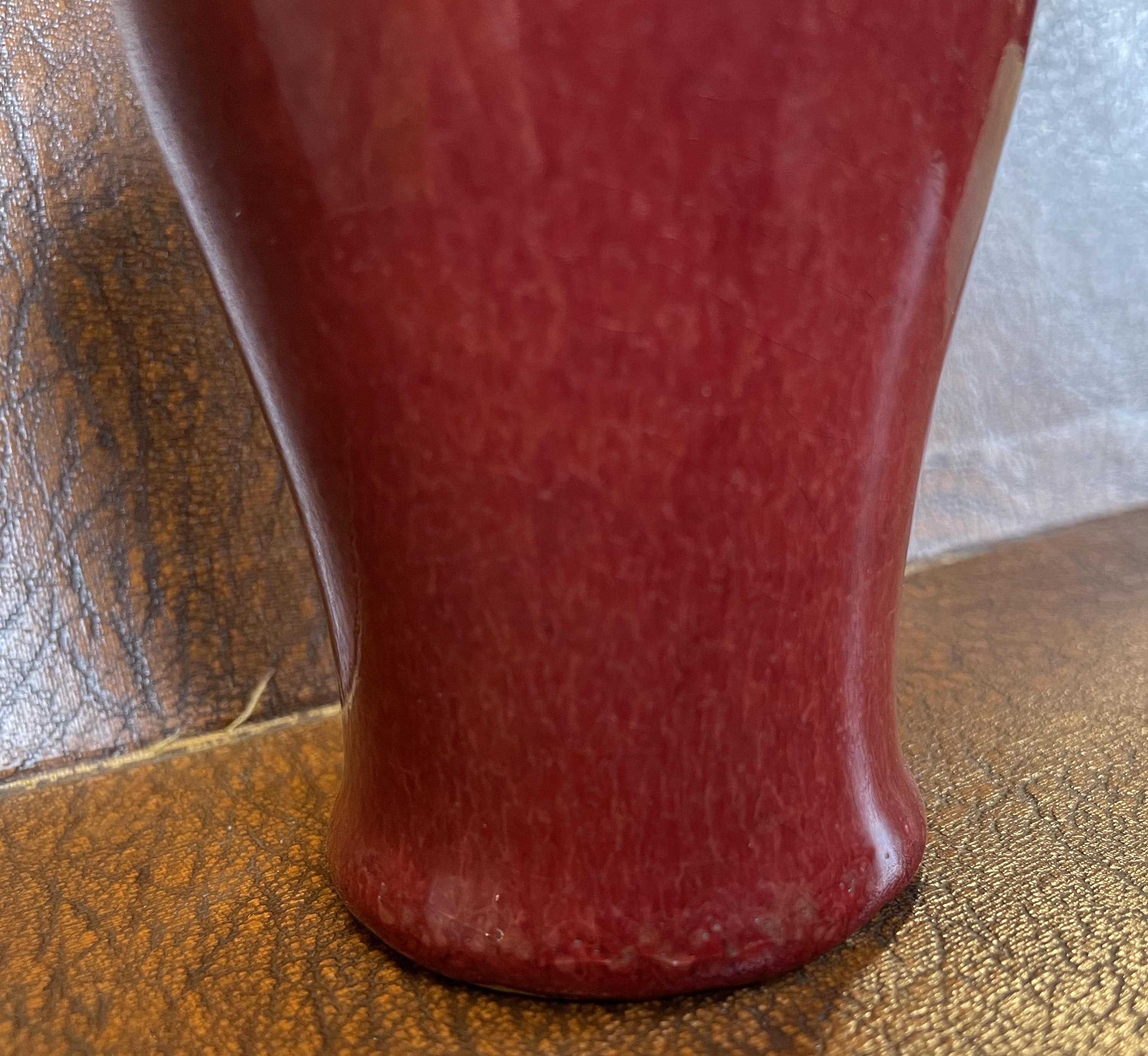 A CHINESE STONEWARE RED FLAMBE GLAZED MEIPING VASE, unmarked, 5" high (Est. plus 24% premium inc. Image