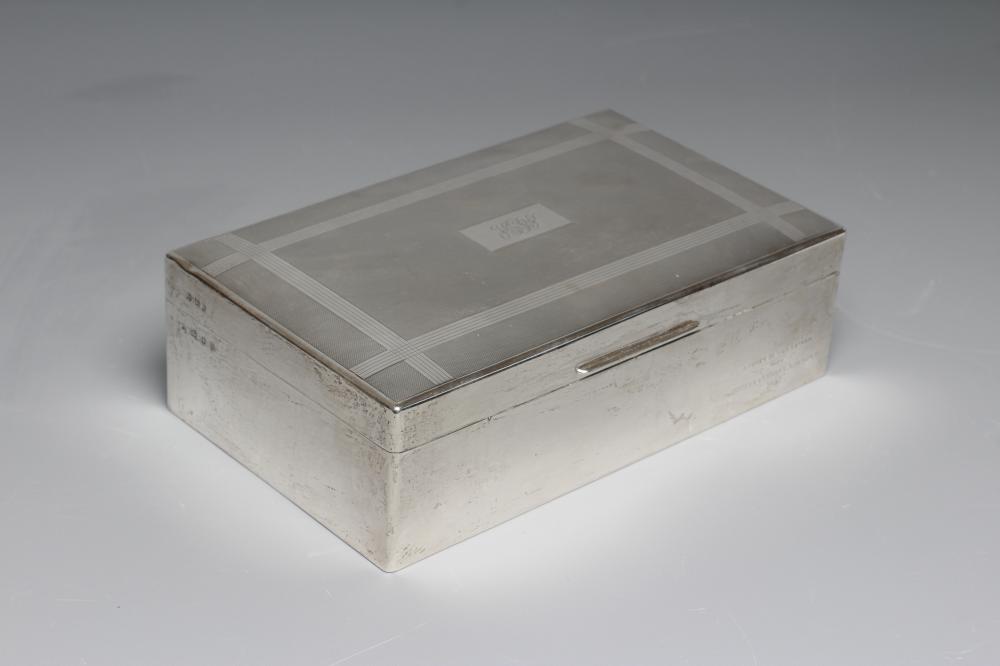 A GEORGE V SILVER LARGE OBLONG CIGAR BOX by Richard Comyns Image