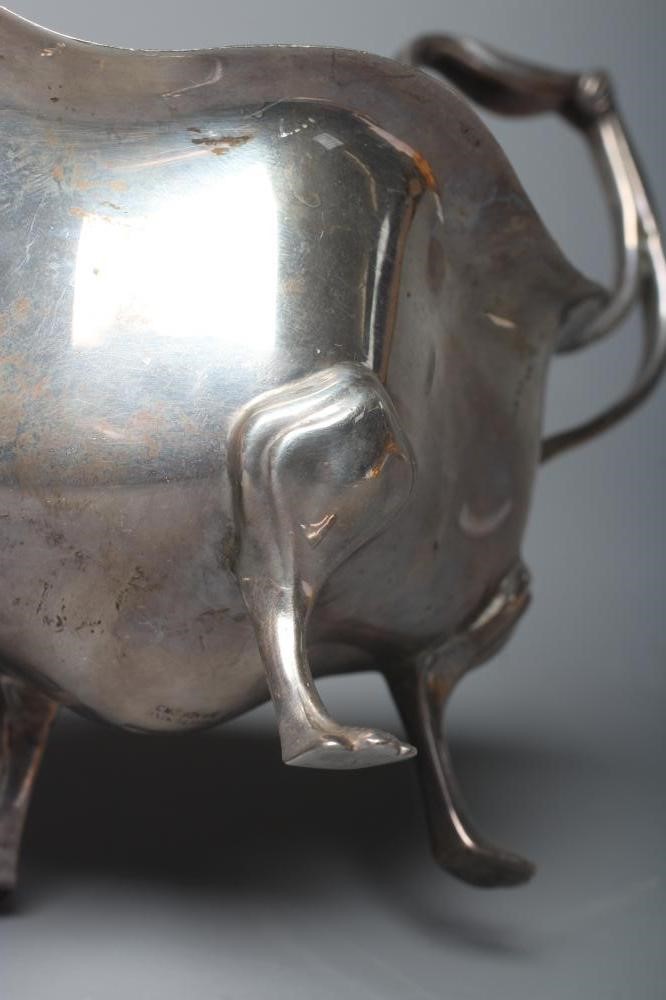 A GEORGE V SILVER ARTS AND CRAFTS SAUCEBOAT by Fattorini & Sons Image