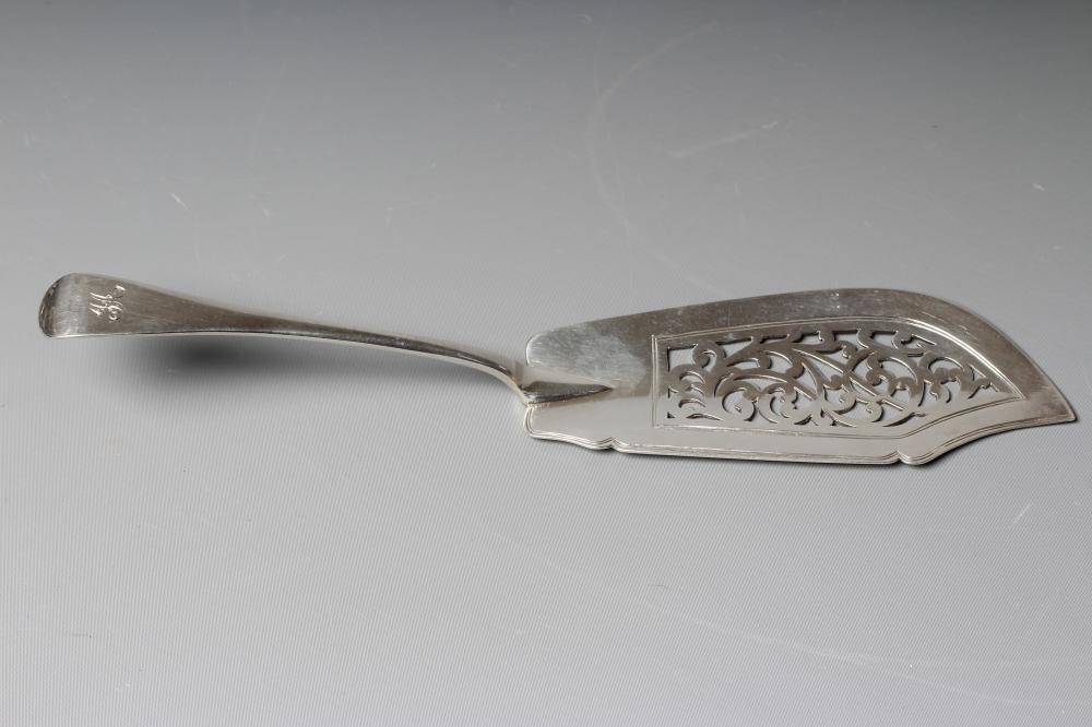 A VICTORIAN SILVER OLD ENGLISH PATTERN FISH SLICE by Chawner & Co. Image