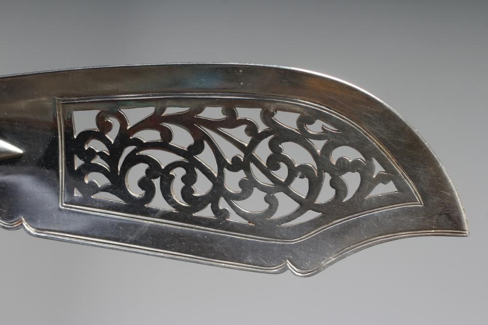 A VICTORIAN SILVER OLD ENGLISH PATTERN FISH SLICE by Chawner & Co. Image