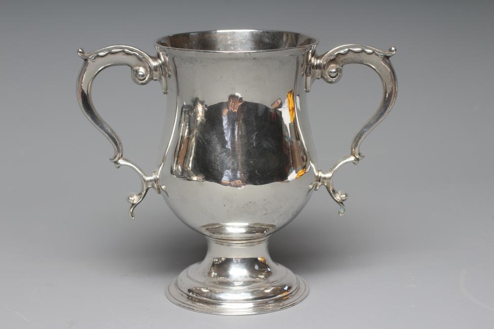 AN EARLY GEORGE III SILVER LOVING CUP by Whipham & Williams Image