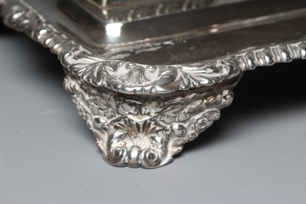 A GEORGE IV SILVER DESK STANDISH by Joseph Craddock & William Ker Reid Image