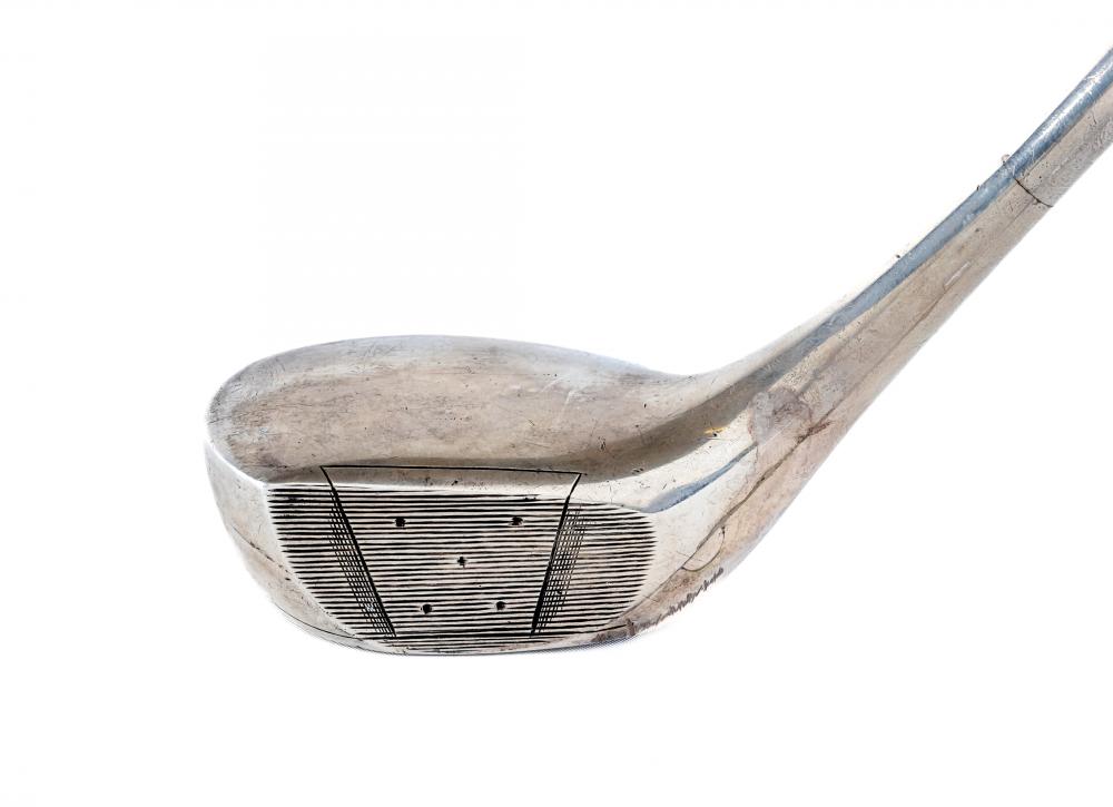 AN EDWARDIAN SILVER GOLF CLUB DRIVER by Ellkington & Co. Image