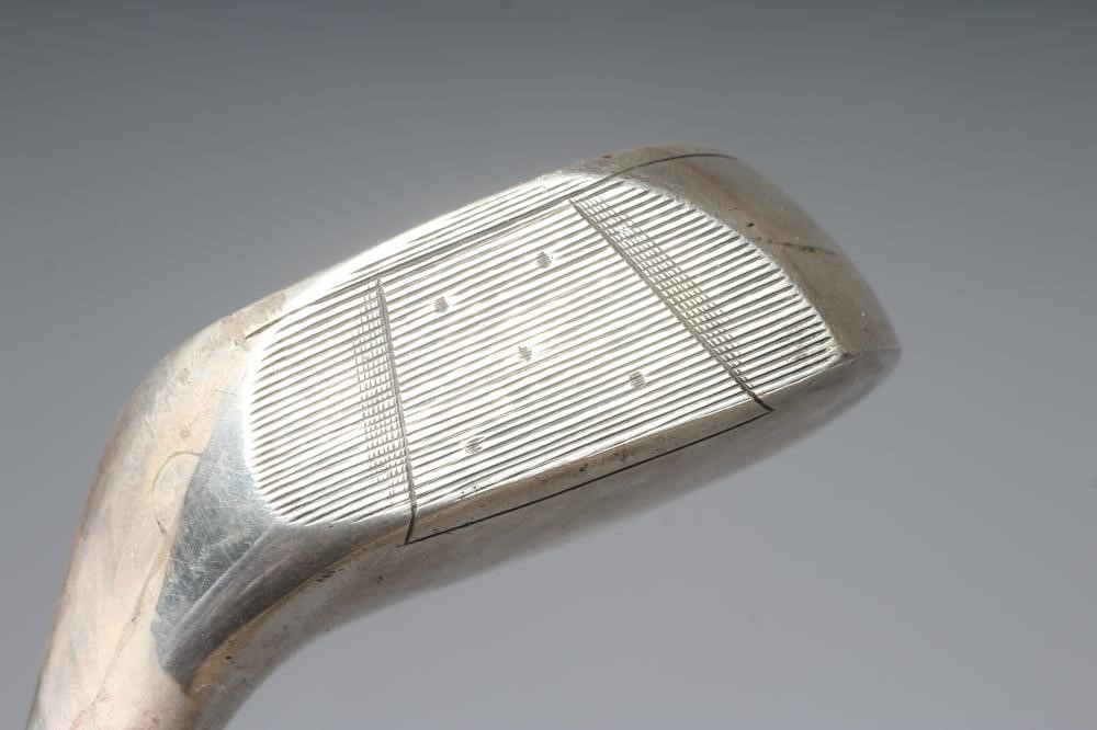 AN EDWARDIAN SILVER GOLF CLUB DRIVER by Ellkington & Co. Image