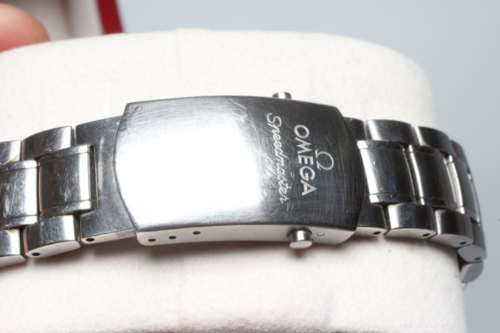 A GENTLEMAN'S OMEGA SPEEDMASTER TRIPLE CALENDAR AUTOMATIC CHRONOGRAPH Image