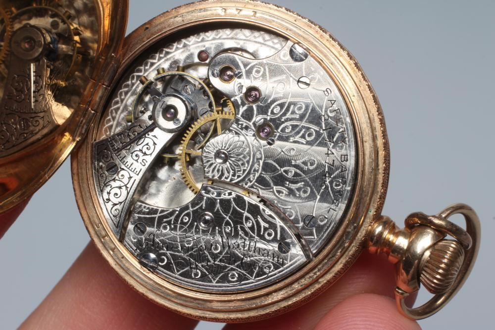 AN AMERICAN WALTHAM TOP WIND HUNTER POCKET WATCH Image