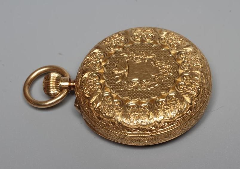 A LATE VICTORIAN TOP WIND SMALL POCKET WATCH Image