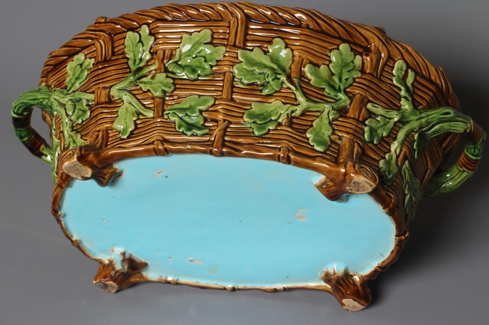 A MINTON MAJOLICA HARE AND MALLARD OVAL GAME PIE DISH Image