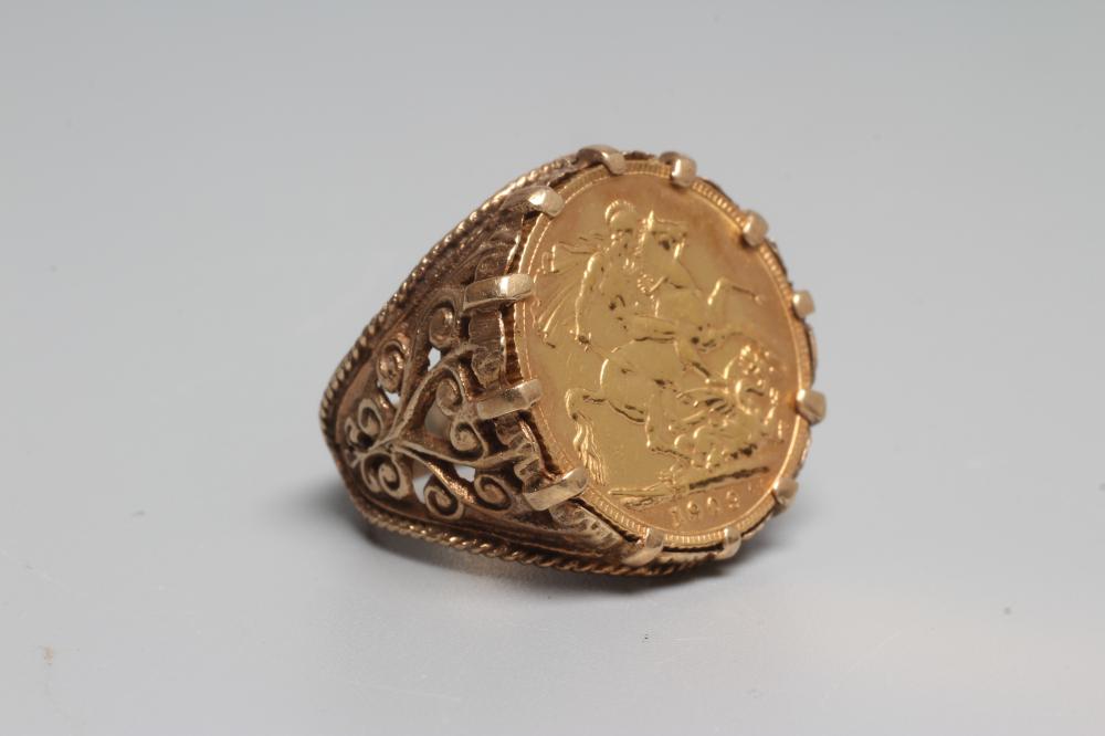 AN EDWARD VII SOVEREIGN, 1909, in a 9ct gold ring loose mount, 16.2g gross (Est. plus 24% premium Image