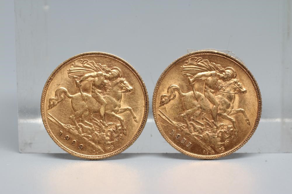 AN EDWARD VII HALF SOVEREIGN, 1909, together with a George V half sovereign, 1911, 8g total (2) Image