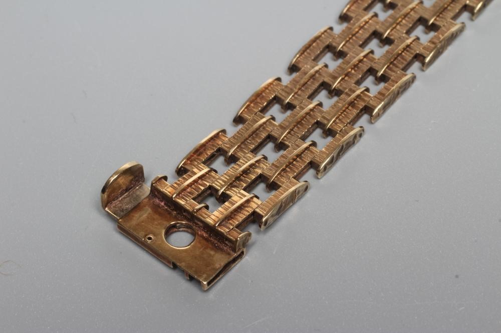 A 9CT GOLD OPEN BRICK LINK BRACELET with textured links and invisible slide clasp with safety bar, Image