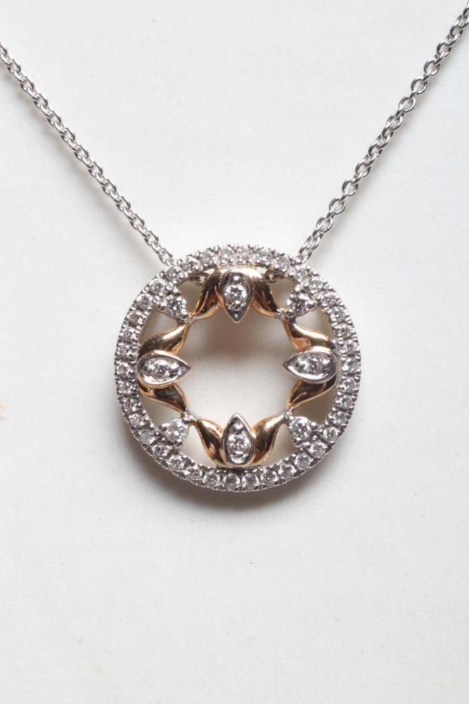 A DIAMOND CIRCLET PENDANT Image