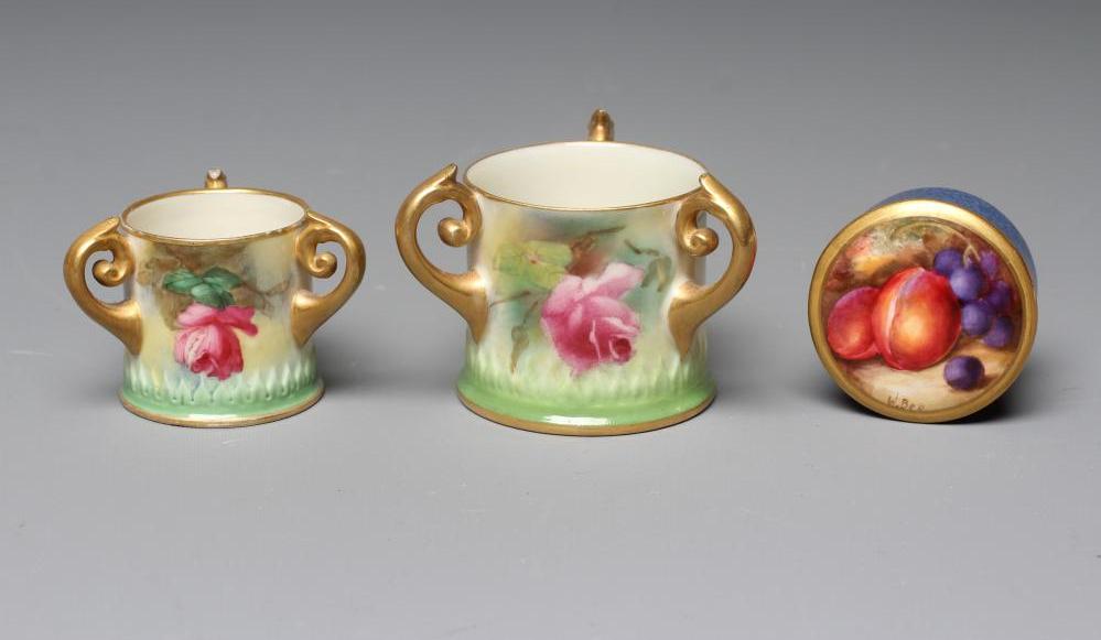A ROYAL WORCESTER SMALL BOX AND COVER Image
