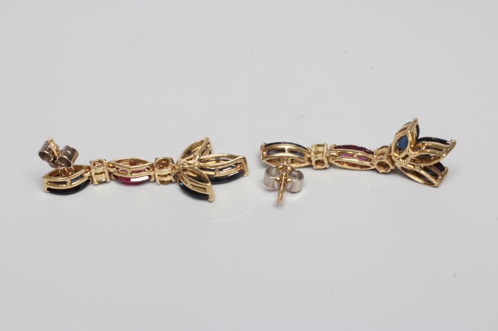 A PAIR OF SAPPHIRE Image