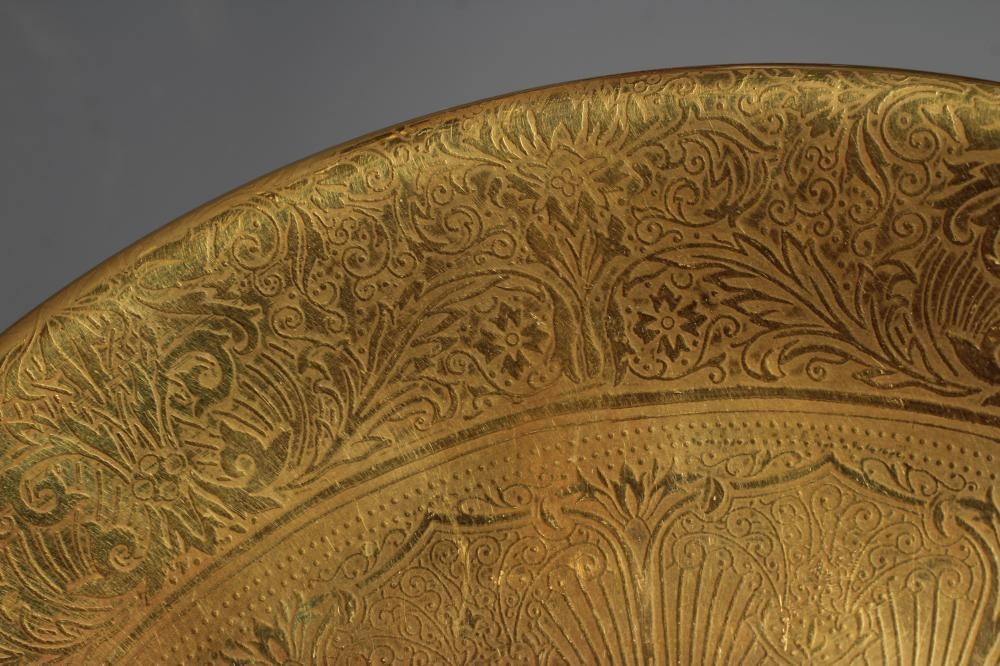 A ROYAL WORCESTER CABINET PLATE Image